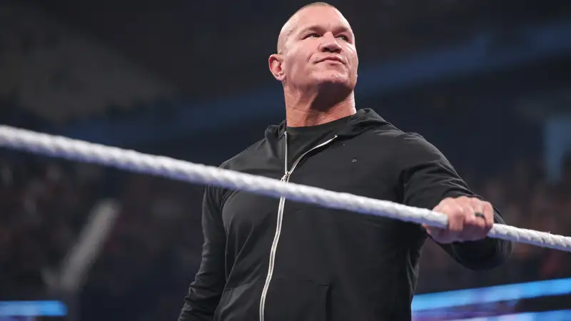 ماذا قال رومان رينز عن عداوة مع دين امبروز وسيث رولينز ؟ وماذا عن بطولة WWE وعودة ذا شيلد ؟