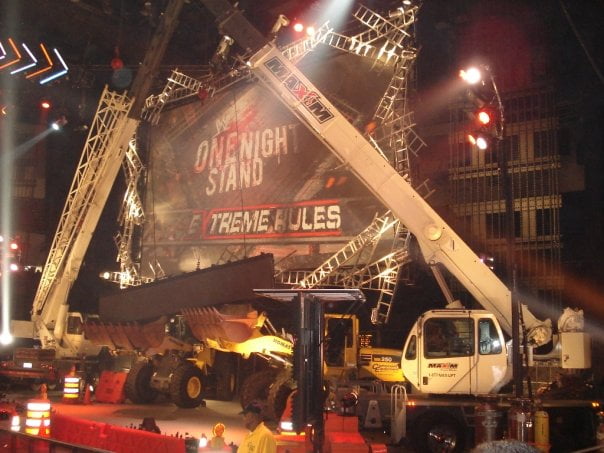 مواجهة اندرتيكر وايدج من الذاكرة اكستريم رولز 2008