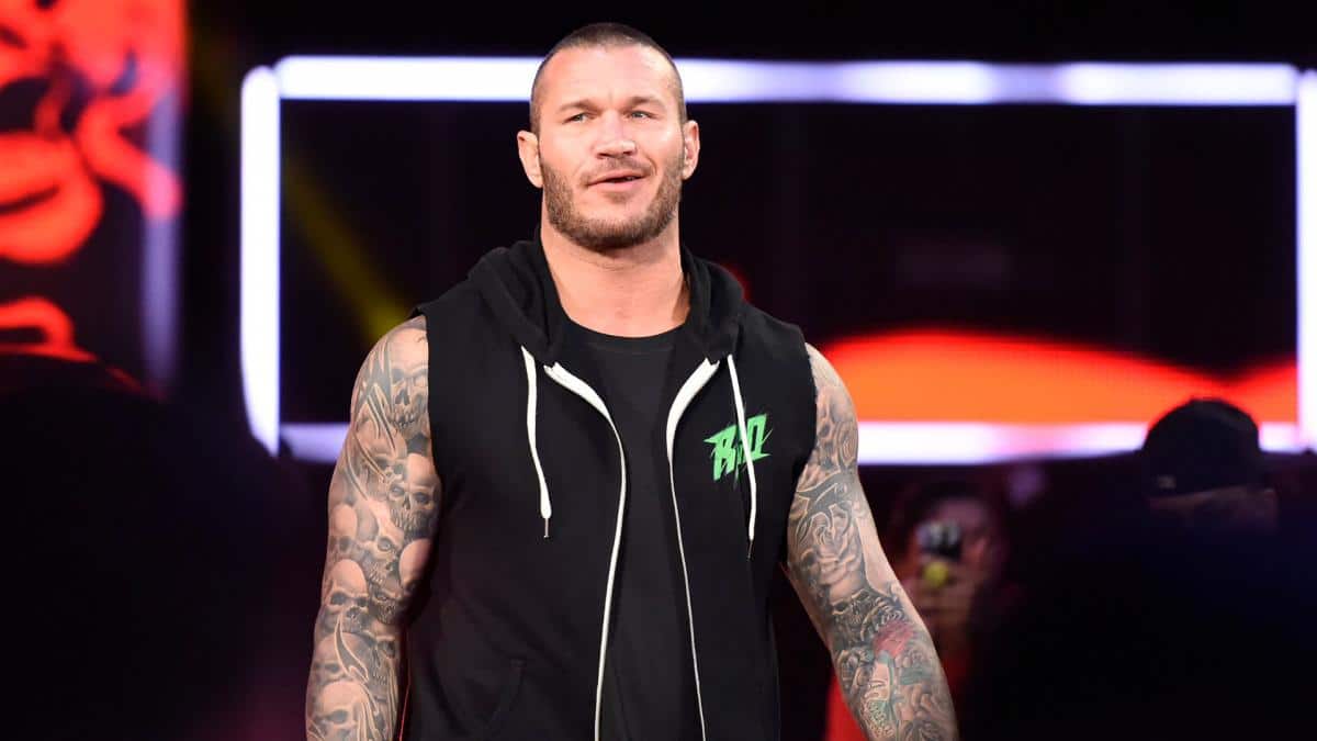 فيديو : مهراجا إتحاد WWE فى مواجهة الأفعى مرة أخرى