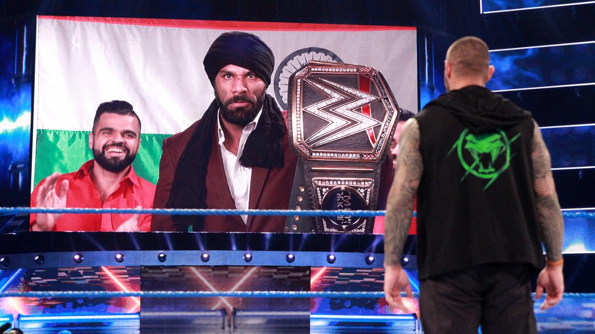 تجهيزات مباراة المصارع الأفعى ومهراجا إتحاد المصارعة WWE