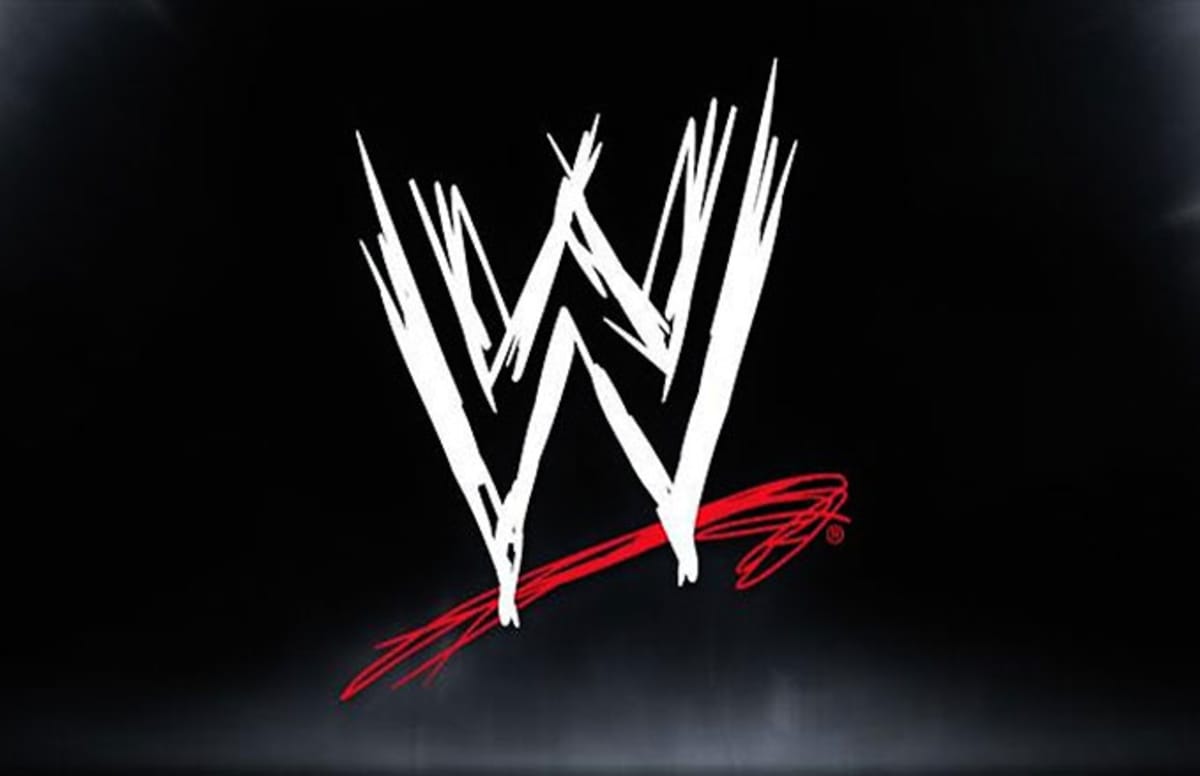 7 مصارعين سقطوا من أعلى القفص الحديدى خلال تاريخهم فى إتحاد WWE