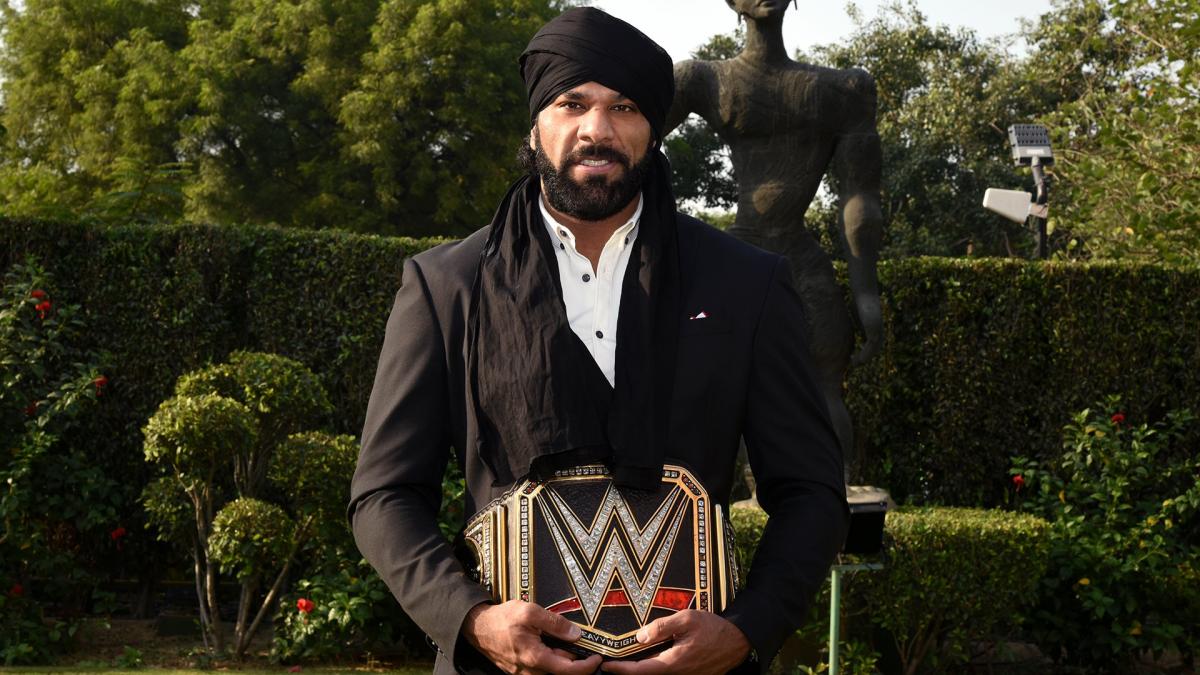 بطل إتحاد WWE " جيندر ماهال " فى مواجهة المصارع الإستثنائى مرة أخرى