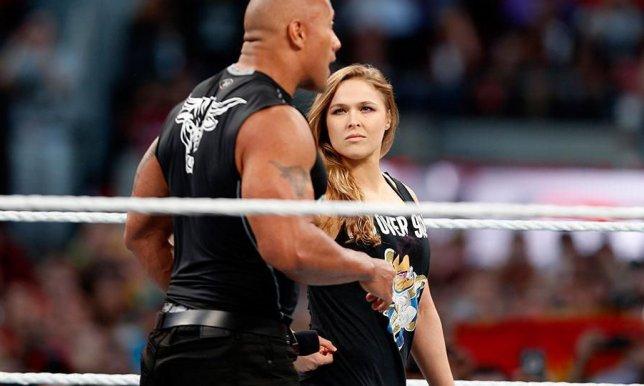 عاجل : روندا روزى " تهز " عرش إتحاد WWE