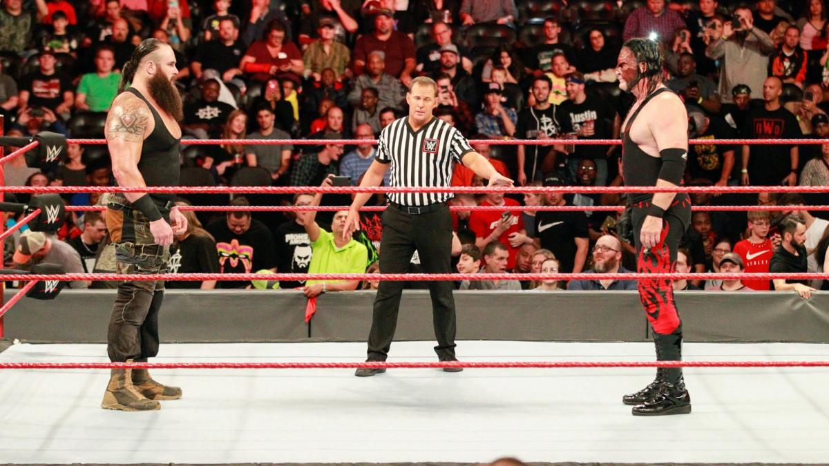 مفاجأة خاصة من المصارع "كين " لغريمة المصارع " براون سترومان "