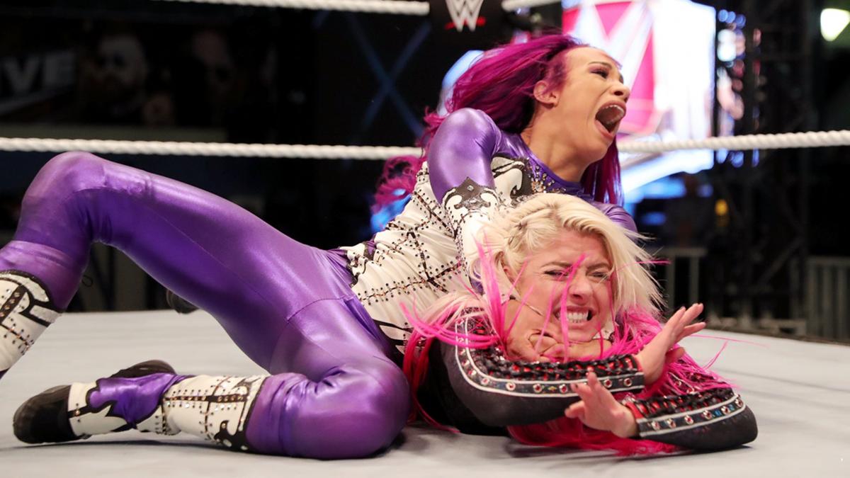 المصارعات " فى شكل جديد " فى مدينة أبو ظبى