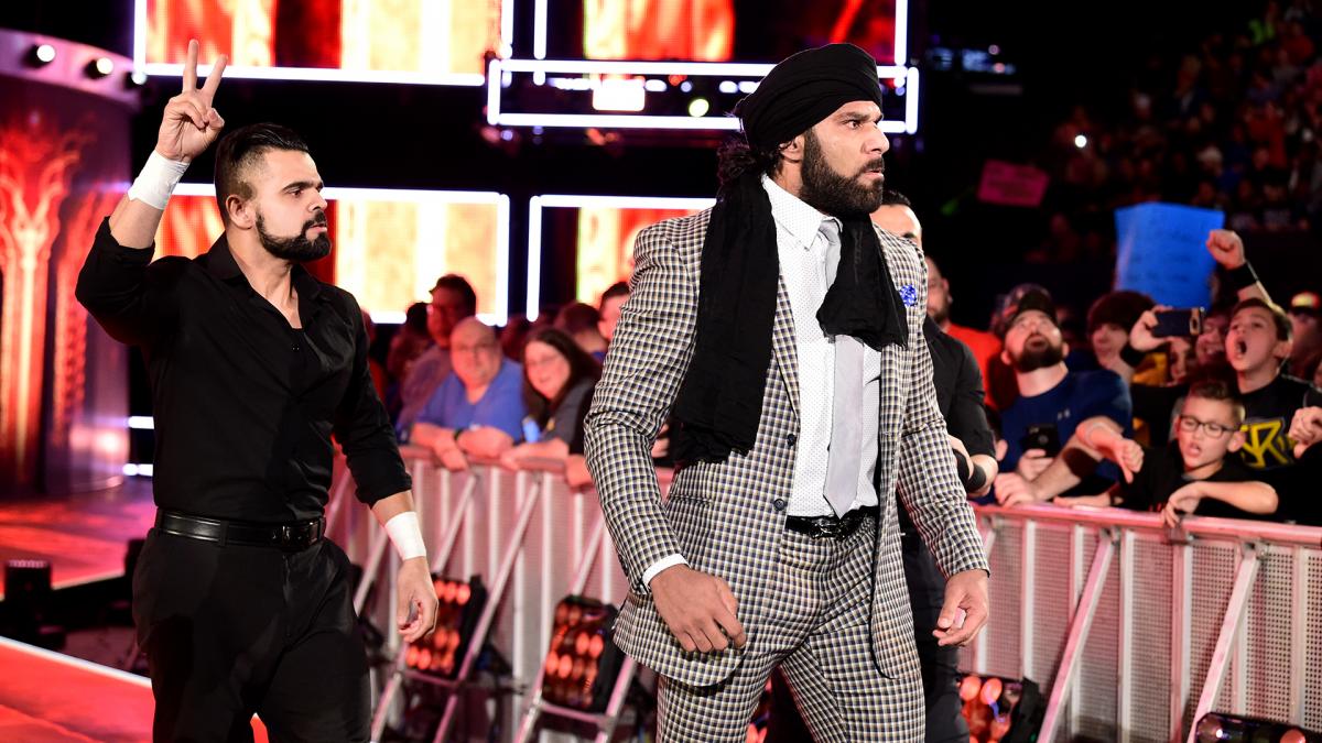 الترويج الأول لمباراة " جيندر ماهال " والمصارع الأسطورى " تريبل إتش "