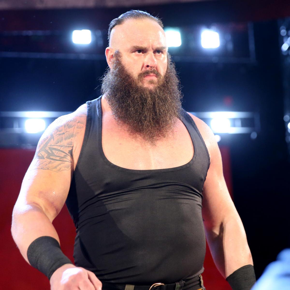 جماهير إتحاد WWE للمصارعة يغضبون من المصارع العملاق " برون سترومان "