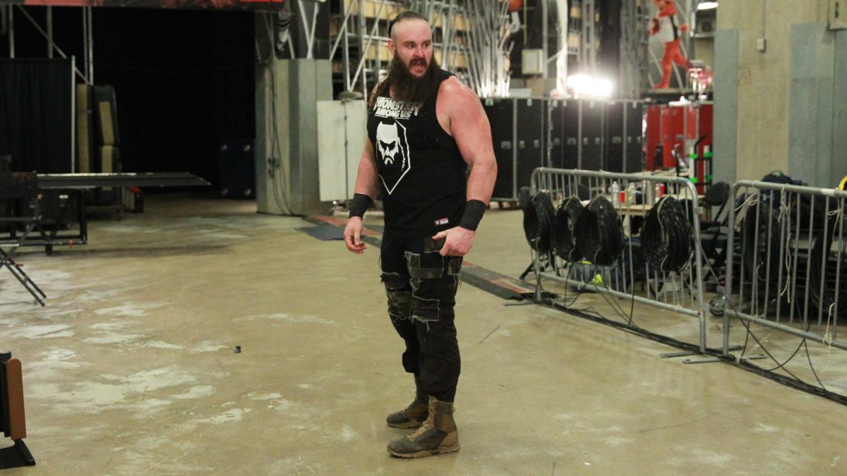 ذلك هو رد فعل المصارع العملاق " برون سترومان " بعد قرار طرده