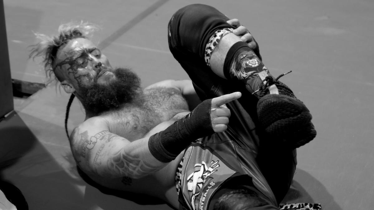 رسمياً : فصل إنزو أمورى بشكل نهائى من إتحاد WWE