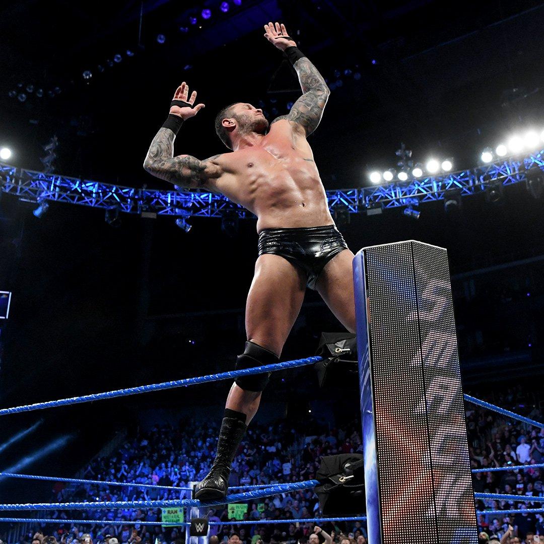 حصرياً : راندى أورتن يتشاجر مع " فينس ماكمان "