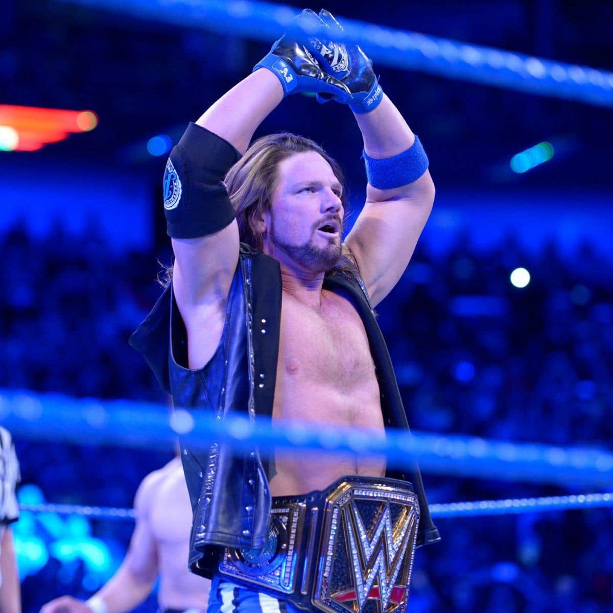 مفاجأة عن المصارع الإستثنائى " إى جى سايلز " يفجرها " ساموا جو "