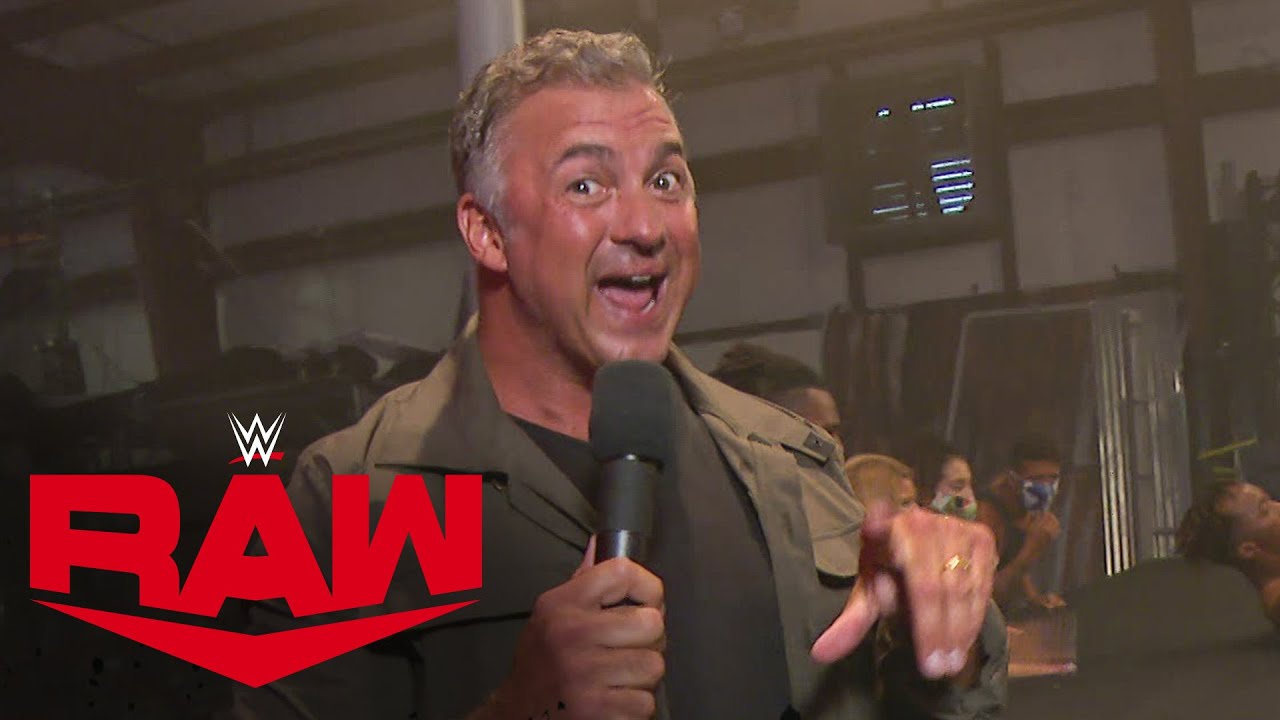 شين مكمان يفجر مفاجأت نارية لاتحاد WWE بعرض الرو امس