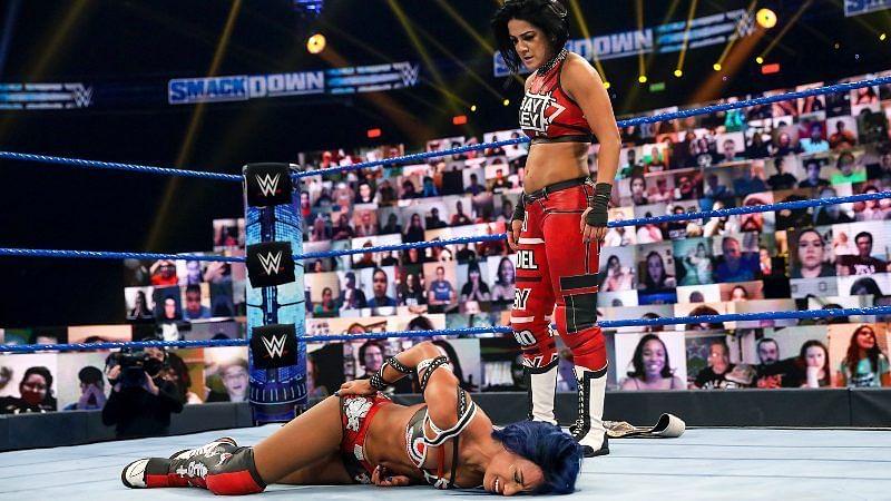 اول تعليق من ساشا بانكس بعد هجوم بايلى عليها