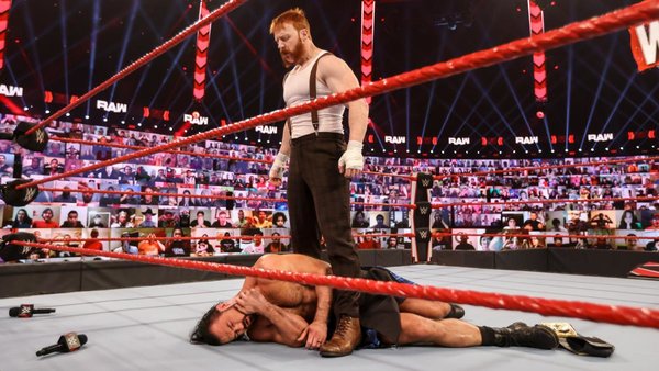 صدمات قوية بين شيمس ودور ماكنتير هذا الاسبوع