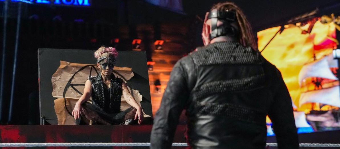 اول تعليق من براى وايت على خيانة اليكسا بليس له فى راسلمينيا 37