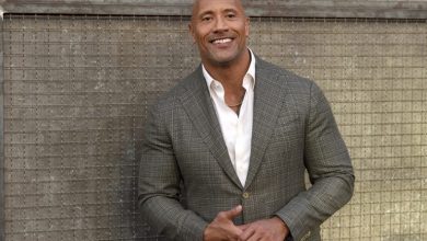 العالمى ذا روك يتلقى الجرعة الثانية من لقاح الوباء المنتشر