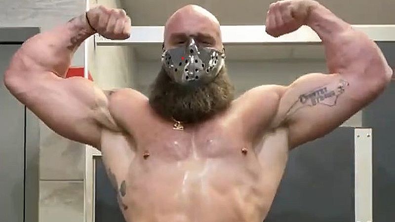 النجم برون سترومان اصبح مطارد من احد اتحادات المصارعة