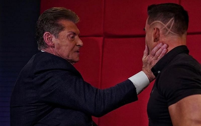 اسباب خطيرة لغياب فينس مكمان وإداريين فى عرض الرو الاخير