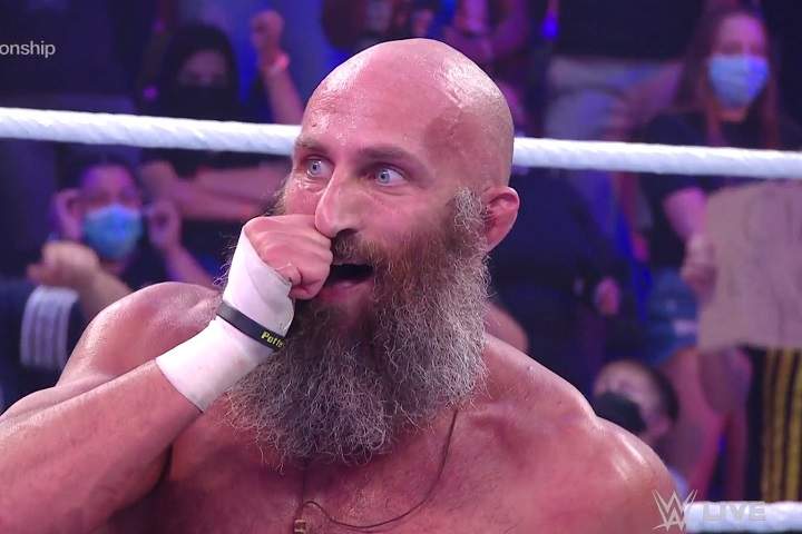 نتائج عرض WWE مين ايفنيت الاخير 11-1-2022 كامل