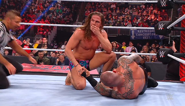 الكشف عن إصابة احد اهم نجوم عرض الرو قبل راسلمينيا 38