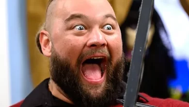 هل سيعود براى وايت فى عرض اكستريم رولز 2022