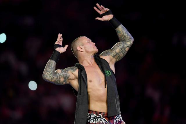 اخبار عن عودة الافعى راندى اورتن بعد راسملينيا 39