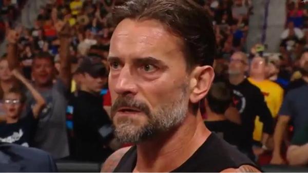 مشاهد خاصة لإستعداد النجم سى إم بانك لعودته للحلبة