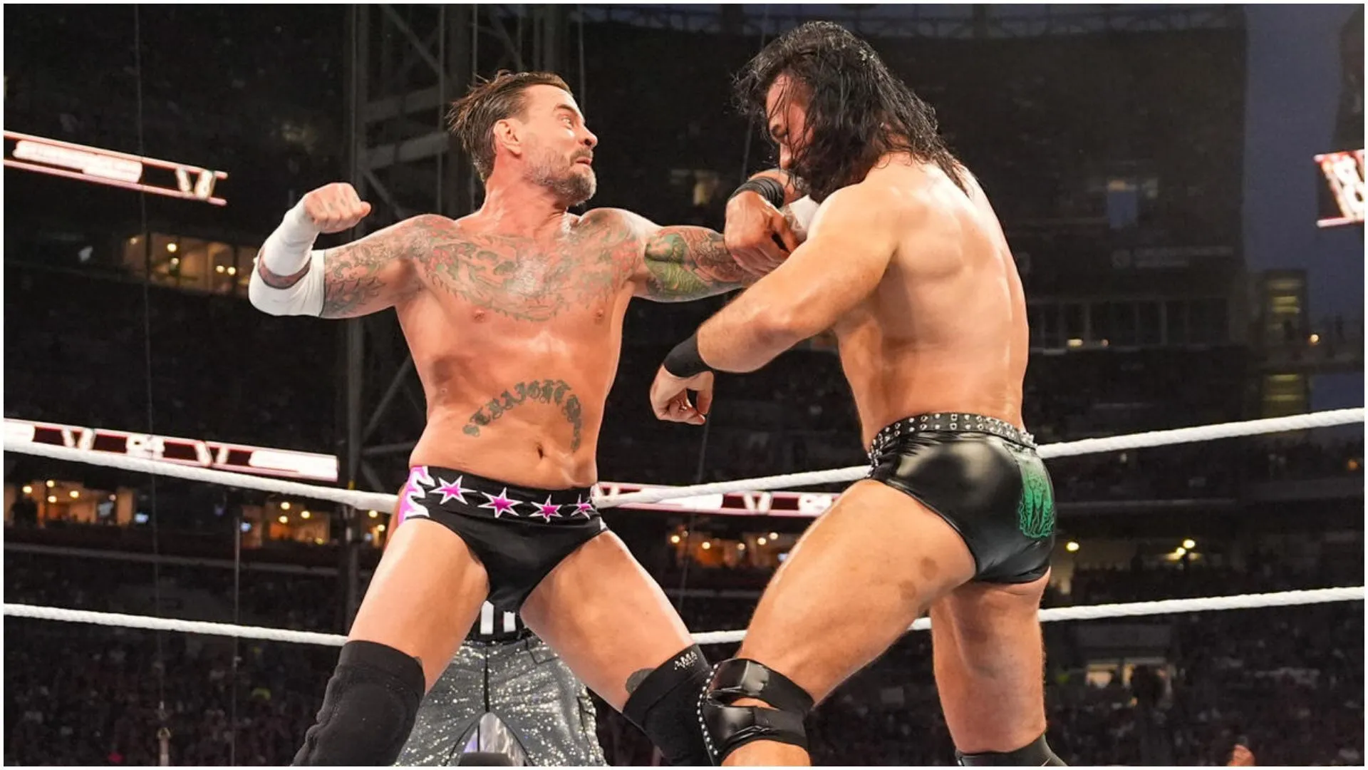 المصدر:- INC الإعلان عن إضافة مواجهة جديدة فى عرض باش إن برلين 2024 من المعروف ان هناك عداوة كبيرة بين النجم دور ماكنتاير والنجم سى إم بانك ،وهذا منذ ان تسبب ماكنتاير فى إصابة بانك فى المعركة الملكية بمهرجان الرويال رامبل 2024 ،وتسببت هذه الاصابة فى غياب بانك عن الحلبات لفترة كبير ،وعند عودة بانك قام بجعل ماكنتاير يدفع السبب ،وجعله يخسر بطولة الوزن الثقيل امام داميان بريست. ودخل بانك مباشرا فى عداوة كبير مع ماكنتاير ،وعلى هذا تم الاعلان عن مواجهة بينهم فى عرض بان إن برلين 2024 الذى سيتم إقامته فى الحادى والثلاين من شهر أغسطس الحالى ،وهذه المواجهة ستكون من أجل انهاء العداوة التى بينهم. *مواجهة عرض باش أن برلين 2024* *بطولة الوزن الثقيل* {غونتر vs راندى اورتن} *مواجهة فرق مختلطه* {فريق ليف مورجان ودومينيك ميستيريو VS فريق ريا ريبلي وداميان بريست} *مواجهة فردية* {سى إم بانك VS دور ماكنتاير} شاهد ايضا: الكشف عن إصابة خطيرة للنجم سيث رولينز وغرامة مالية ضخمة قناة مصارعة اون لاين عروض المصارعة الحرة اخبار المصارعة  *اعزاءنا المتابعين يمكنكم المشاركة بتعليقكم لمعرفة ارائكم حول هذا الموضوع*