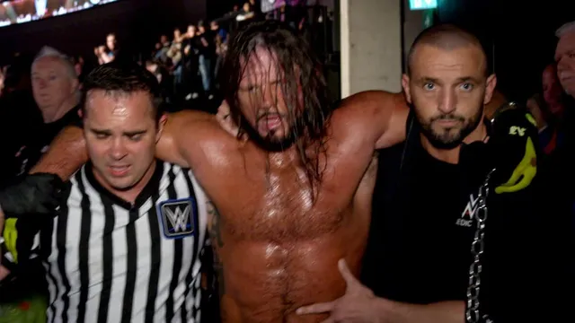 إصابة إى جى ستايلز عقب عودته إلى سماك داون أمس