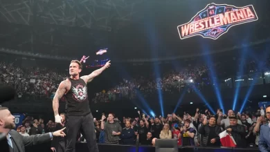 سي إم بانك يستعد لتوقيع عقد مع رومان رينز وسيث رولينز في عرض سماك داون