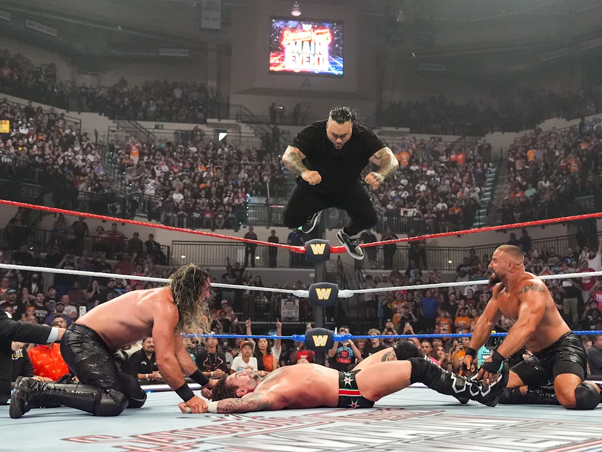 الصمت انتهى برونسون ريد يعود ليأخذ ما يريده بالقوة والتحالف مع سيث رولينز