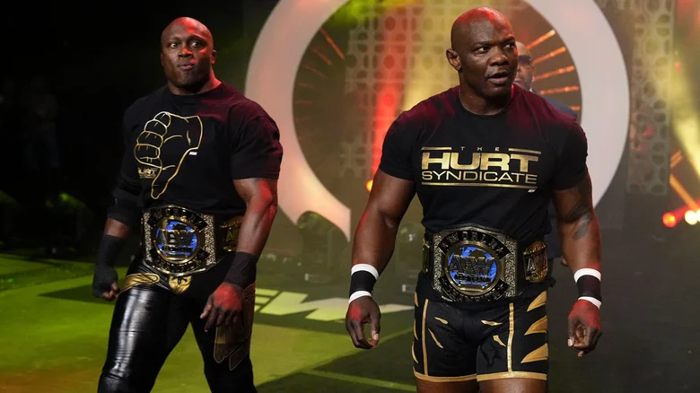 معركة على القمة أبناء تكساس يحجزون موقعهم في نزال بطولة AEW للفرق الزوجية