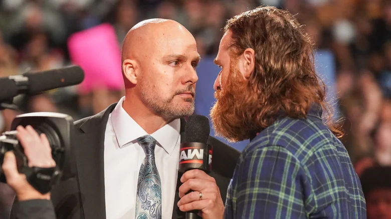 مواجهات نارية مؤهلة لنزال حقيبة مونى إن ذا بانك في عرض الرو المنتظر