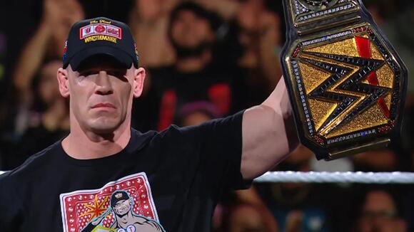 هل ينقلب المعجب على قدوته؟ جون سينا في مواجهة غير متوقعة بعرض سترداى نايت مين إيفنيت