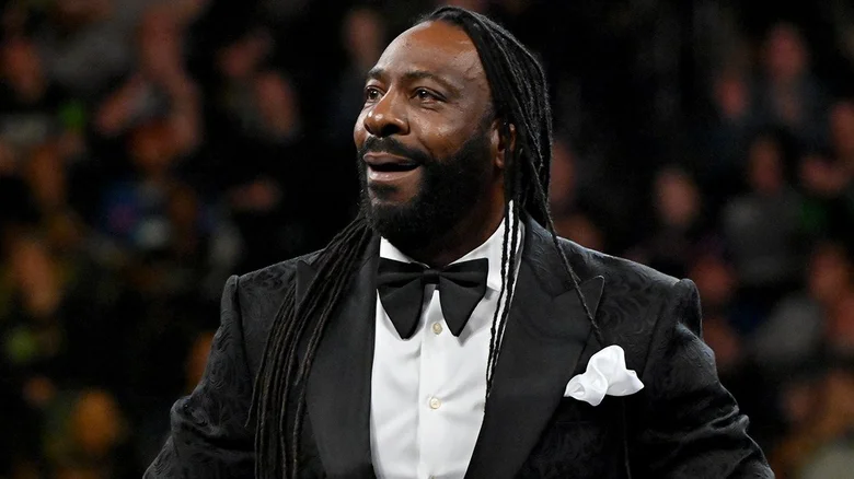 تصريحات بوكر تى تثير الجدل بشأن عروض قسم النساء داخل WWE