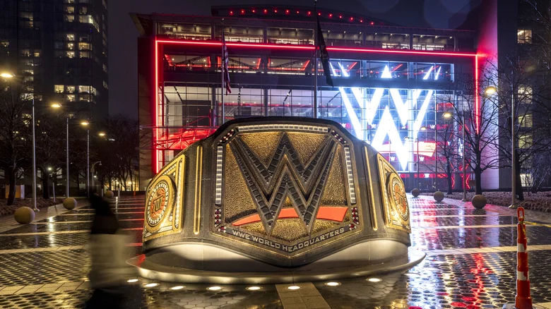 توتر سياسي يعطل طاقم WWE في قطر قبل عرض نايت أوف تشامبيونز 2025