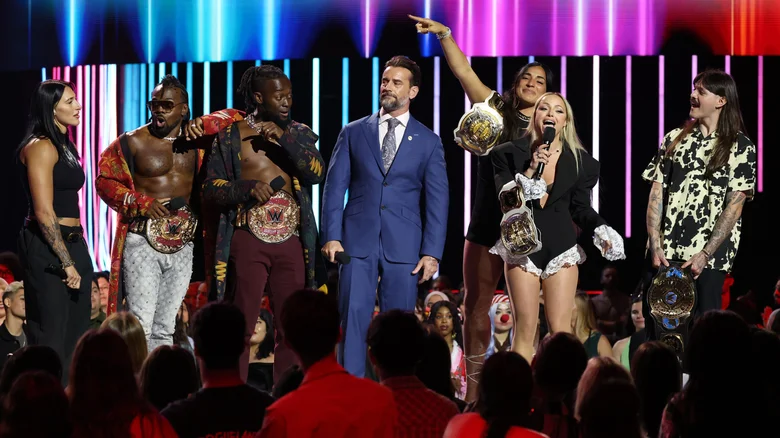 سي إم بانك يتدخل ومورغان تهاجم ريبلي فى لحظات لا تنسى في عرض تودوم