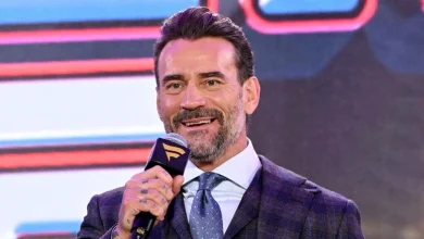 لحظة مؤثرة تجمع بين سى إم بانك وطفل مهرجان الفانز