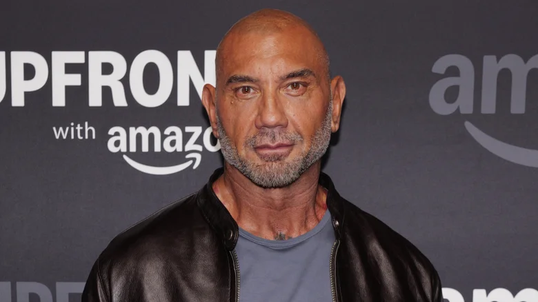 من القمة للإفلاس ديف باتيستا يكشف ما حدث له بعد تركه المصارعة الحرة