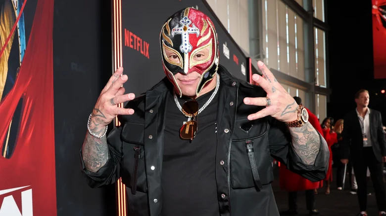 رى مستيريو يفجر مفاجأة حول إستعادة قناعه وما فعله فينس مكمان ؟