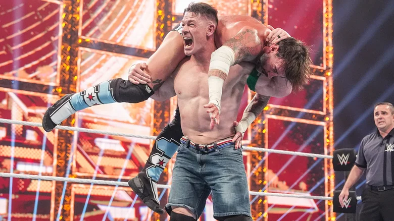 شاهد لحظة النهاية التي صنعت مجد جون سينا داخل WWE