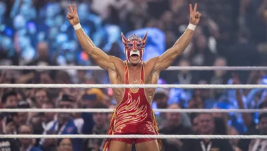 كشف هوية المقنع الغامض إل غراندي أمريكانو في عرض الرو الأخير