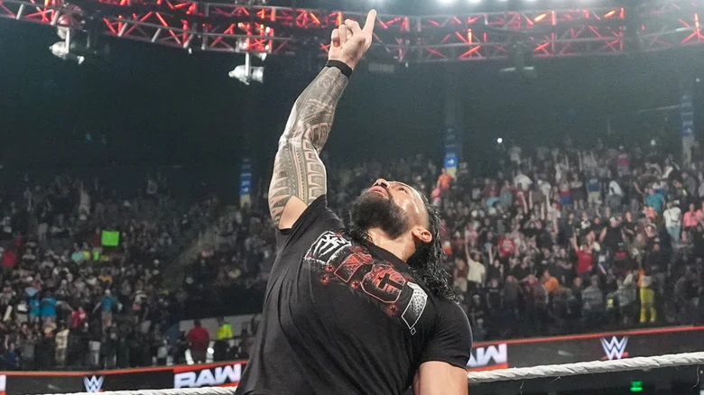 مارك هنرى يشيد يعودة رومان رينز الجريئة إلى إتحاد WWE