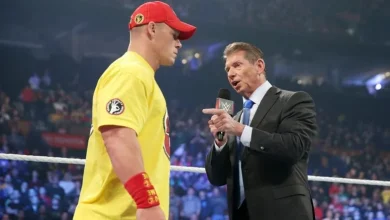 جون سينا ونجوم المصارعة يحتفلون بعيد ميلاد فينس مكمان الثمانين