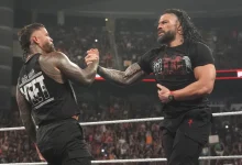 رومان رينز ينقذ جاي أوسو ويقوده للفوز في نزال دموي بعرض الرو الأخير