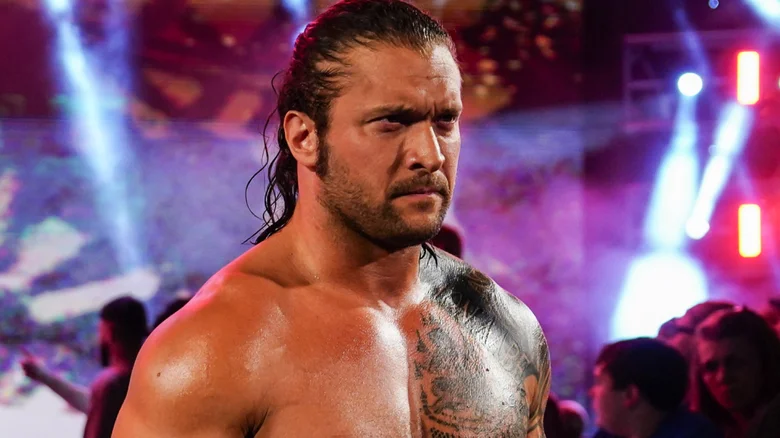 كاريون كروس يكشف كواليس صادمة بعد رحيله عن WWE