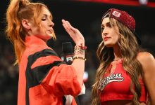 هجوم عنيف من نيكي بيلا على بيكي لينش في عرض الرو الأخير