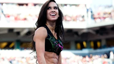 إي جاي لي تفاجئ جماهير WWE بعودتها بعد غياب استمر 10 سنوات