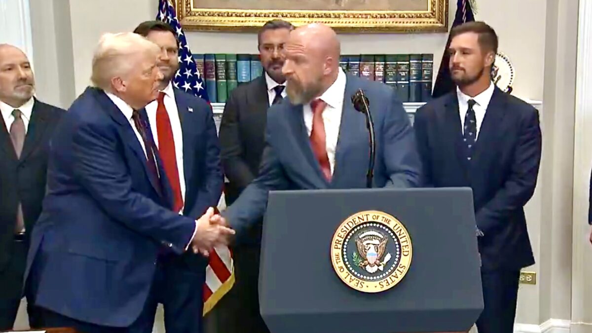 تريبل إتش يكشف سبب توليه دورا جديدا مع الرئيس الأمريكي دونالد ترامب