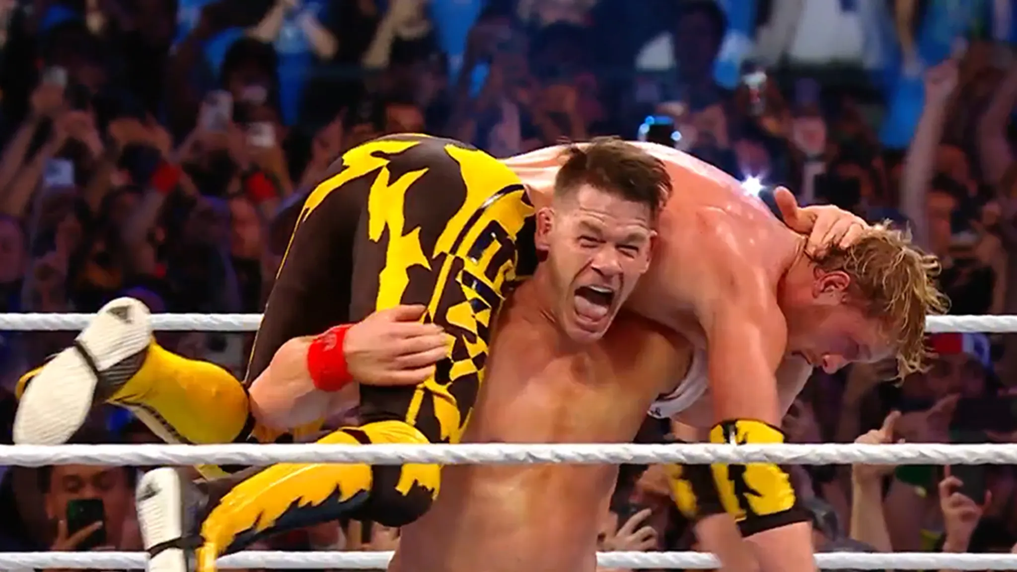 تصريحات خاصة من جون سينا عن أداء لوغان بول في نزال كلاش في باريس 2025